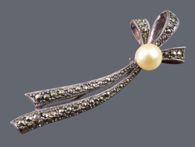 VTG Sterling Silver MARCASITE BROOCH PIN Long Skinny RIBBON BOW LOOP Faux Pearl