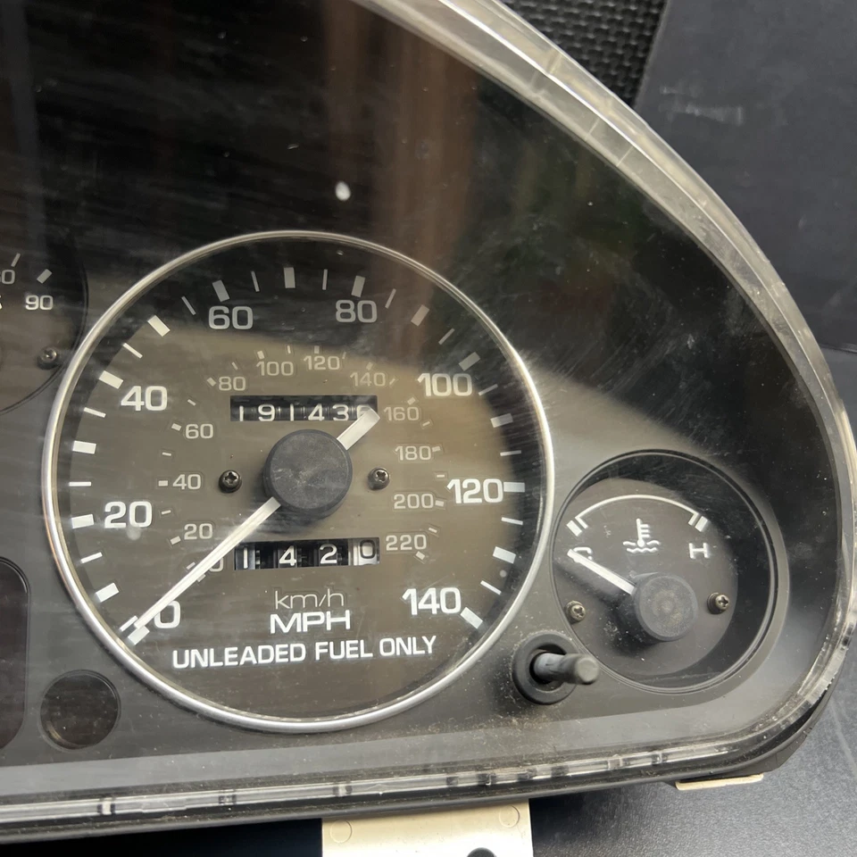 90-97 Mazda MX-5 Miata OEM Cuadro de instrumentos Cuadro Velocímetro 191, millas Foto 2 de 4