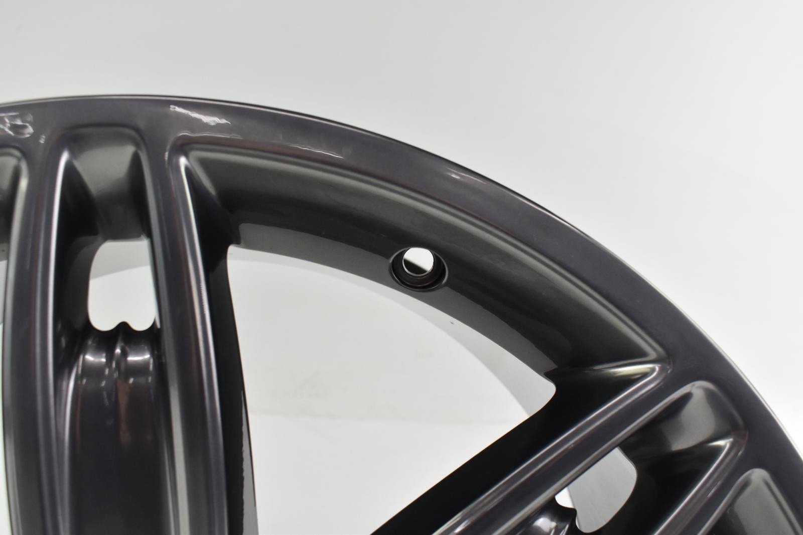 Used Wheel fits: 2017 Maserati QUATTROPORTE  Grade A