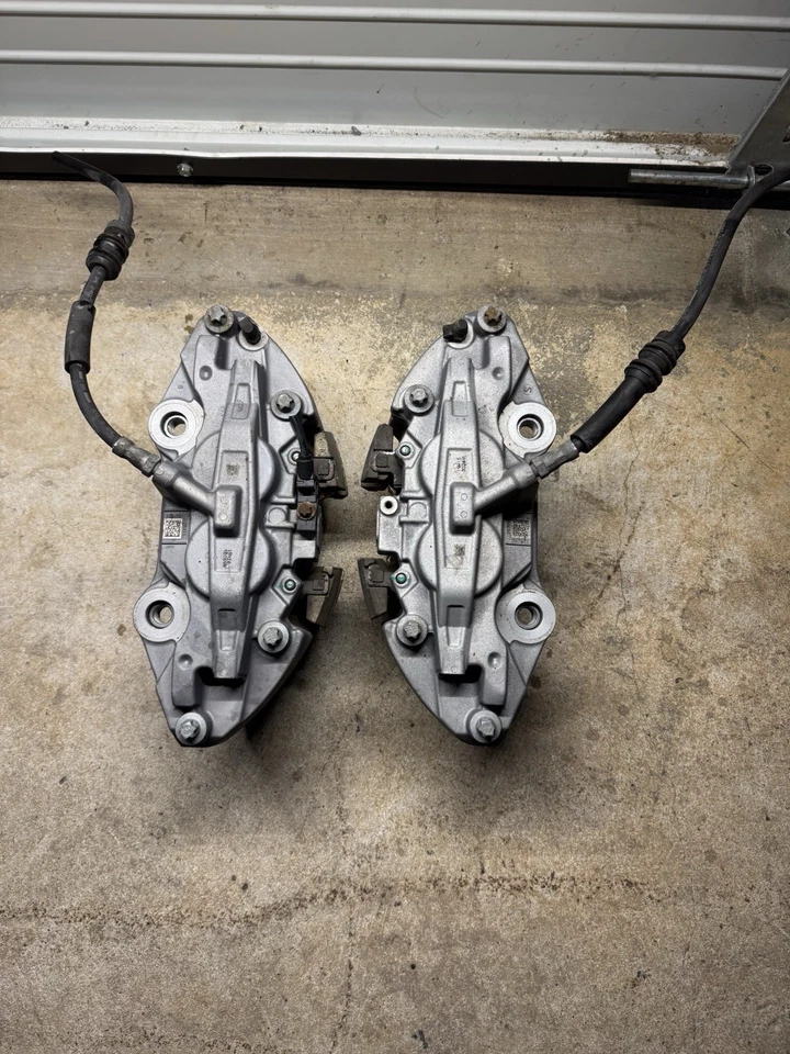 Pinzas de freno Brembo delanteras izquierda y derecha Mercedes-Benz GLC 300 2016-2020 OEM Foto 4 de 4