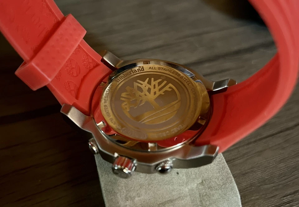 Reloj Timberland 13319J Vintage, Banda Silicona Rojo Negro Cara y Acero Inoxidable Foto 3 de 4