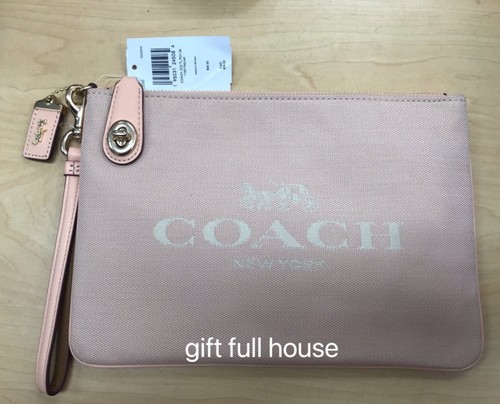 turnlock pouch 26 with horse and carriage