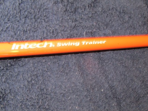 Intech Golf Swing Trainer Pesato 48 oz 8 Ferro 35" Pratica Allineamento Impugnatura RH - Foto 11 di 11