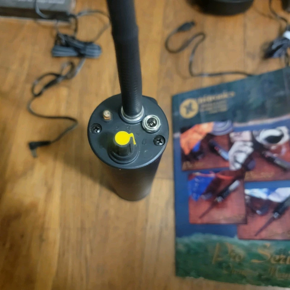 Sistema de entrenamiento Tri-Tronics PRO 500 1 perro con cargadores - necesita baterías nuevas Foto 4 de 4