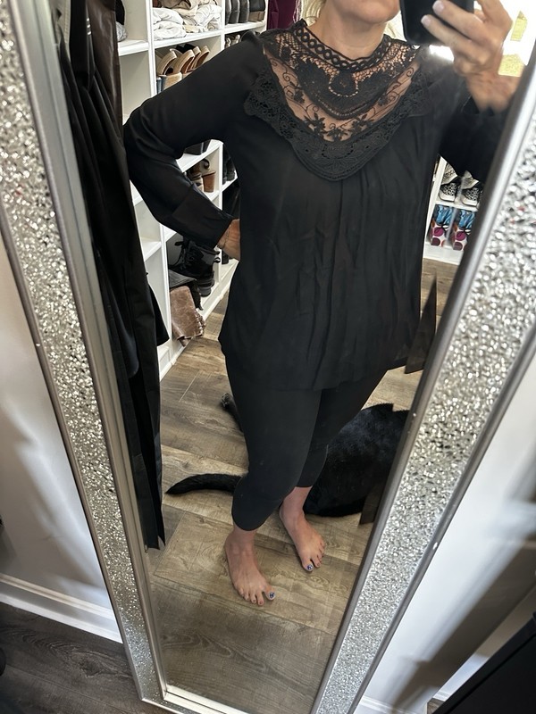 Lace Front Blouse Large NWOT 