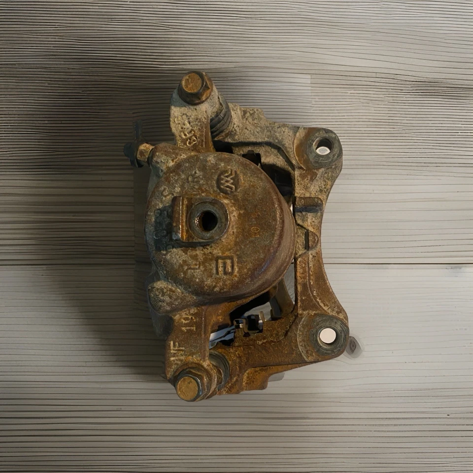 Pinza y soporte de freno del lado del conductor - Chevy Malibu HHR ACDelco OEM 19368939 Foto 3 de 4