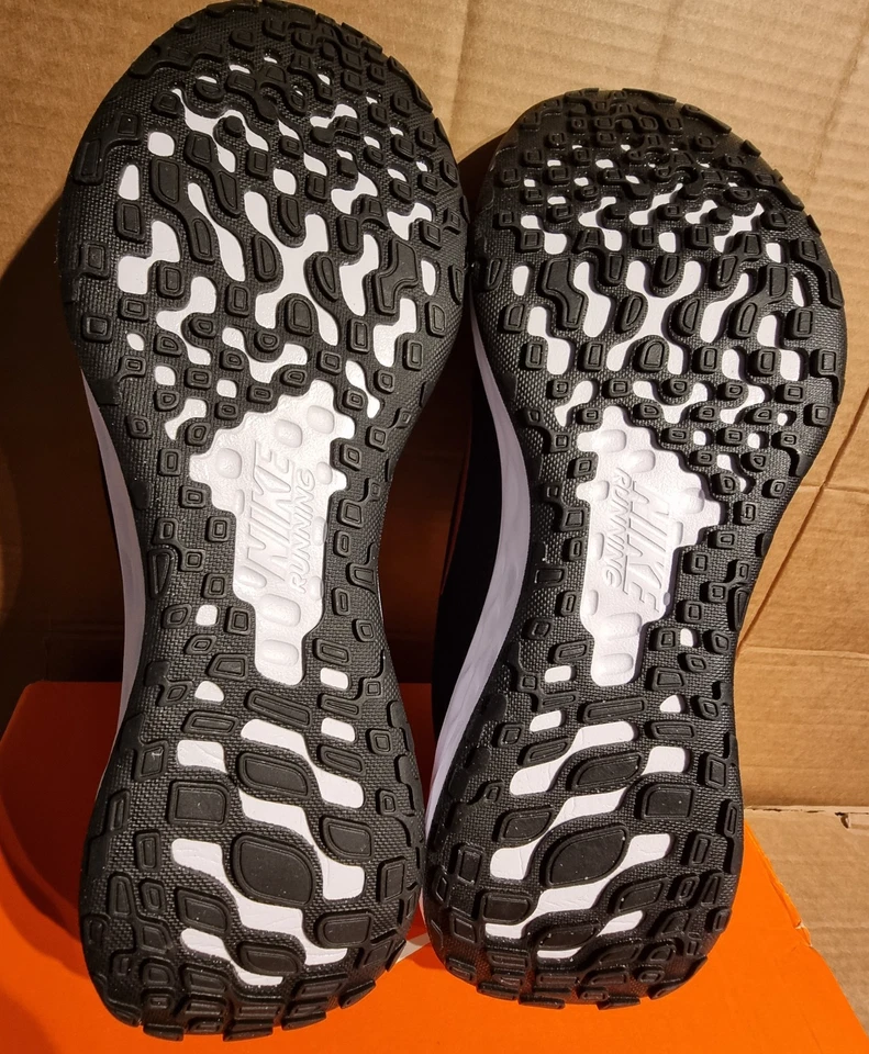 Nike Revolution 6 NN Road Running Shoes Men's Sneakers Trainers Black/Red - UK 9 - Image 3 of 4