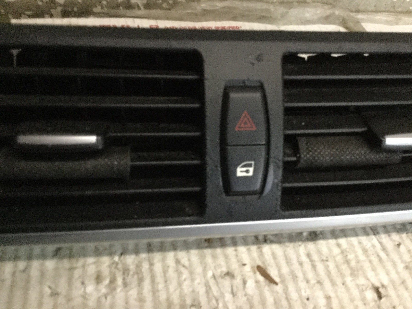 07 08 09 BMW X5 Center Dash Air Climate Vent Panel Hazard Flasher