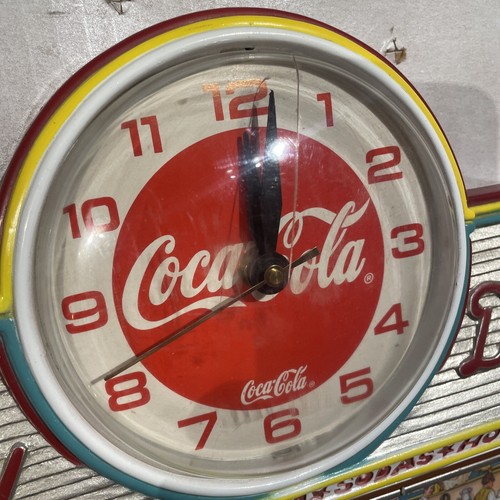 Cracked- Coca-Cola Family Drive-In Diner Clock Made USA 1993 Burwood READ MORE - Picture 5 of 21