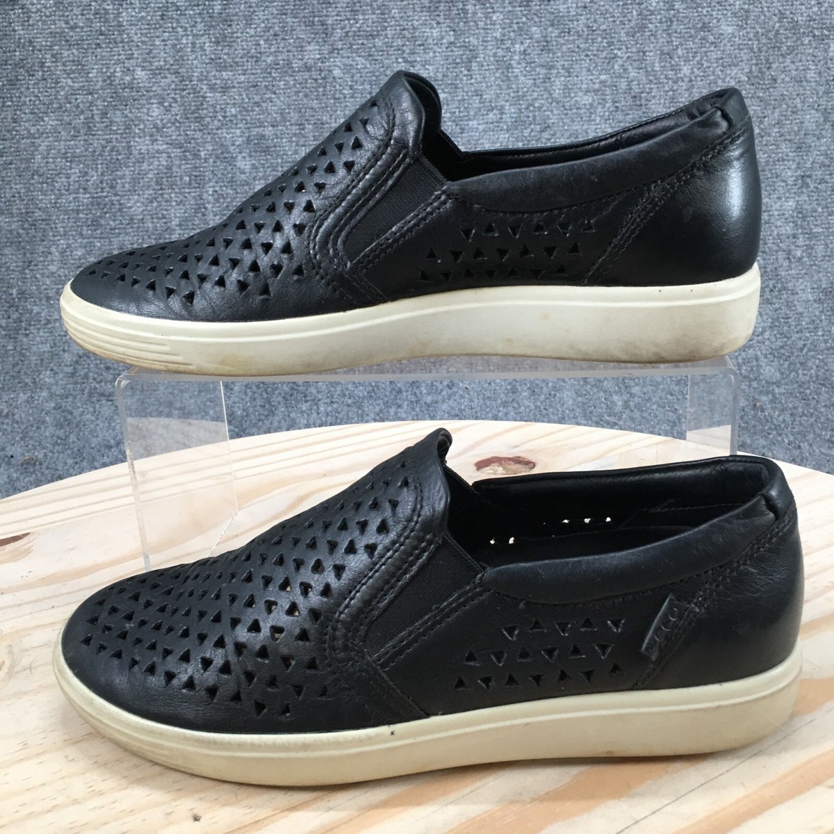 もこ EU37/24cm OOFOS OOmg Eezee Low Shoe Womens Size 7 Black Slip On