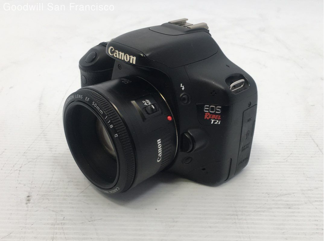 Canon EOS Rebel T2i DS126271 18.0 MP SLR Digital Camera
