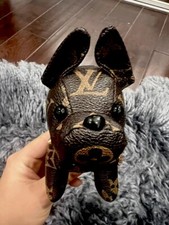 Luxury Dog KeyChain - Bulldog .