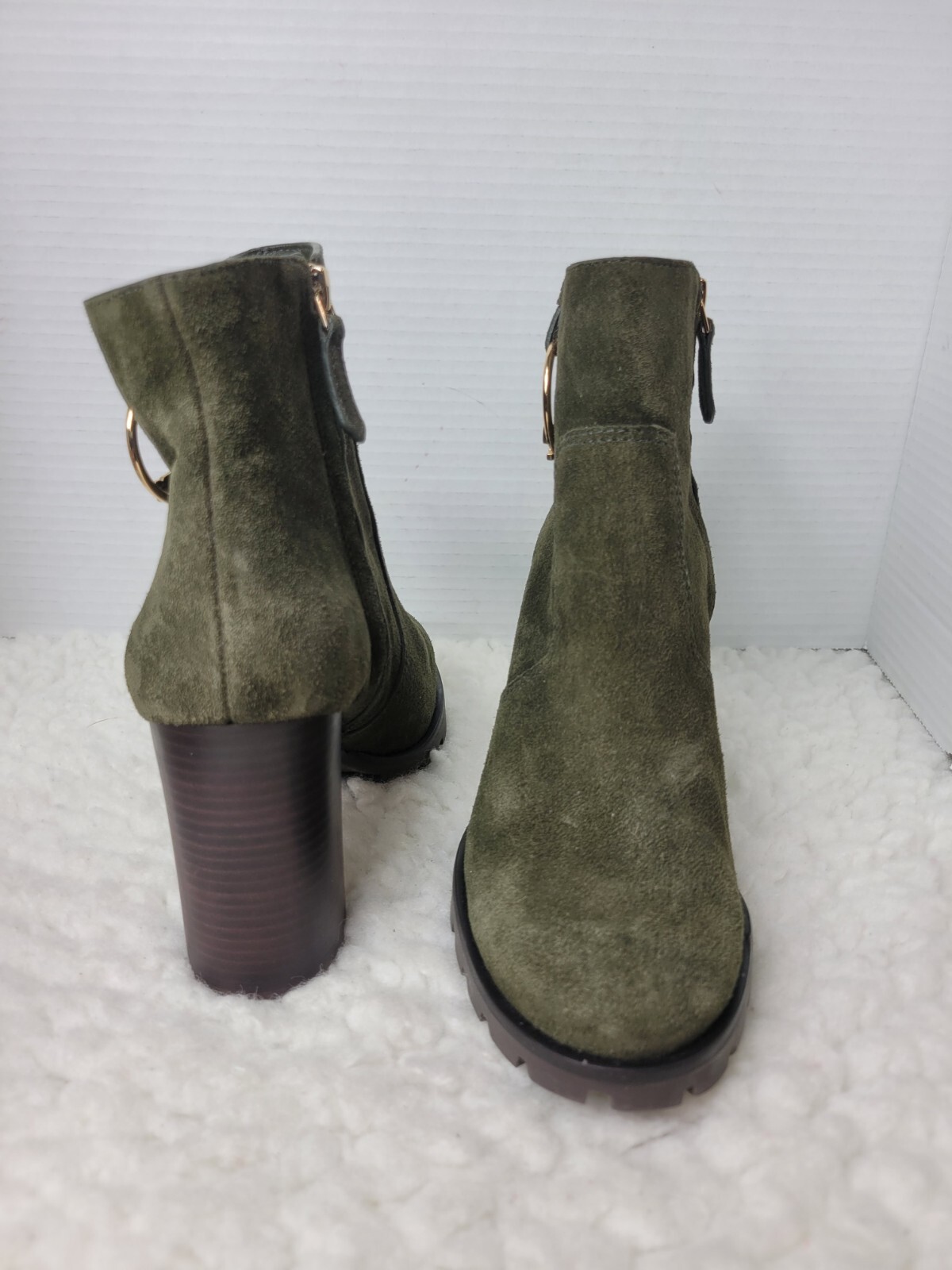 Tory Burch Sofia 85 mm Green Suede Ankle Bootie 9 Gold Logo Ring Lug Block Heel thumbnail 6