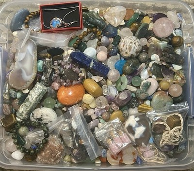 Luxe 1.5 lb Crystal Confetti Scoop- Premium Mystery Scoop With Free Gifts