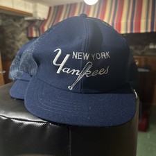 NEW YORK YANKEES NWT VINTAGE DEAD STOCK OFFICIALLY LICENSED MLB SNAPBACK TRUCKER