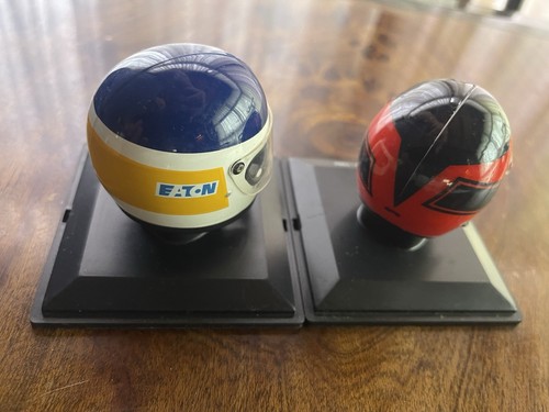 LOT 2 MINIATURE F1 HELMET SCALE 1:5 CARLOS REUTEMANN 1978 GILES VILLENEUVE 1982 - Picture 3 of 3