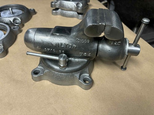 Wilton Toddler 2 1/2"New Base assembly 4 bolt Complete - Picture 5 of 5