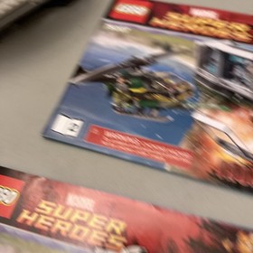 lego marvel: super heroes 76007 Malibu Mansion Attack No Minifigs Incomplete Set