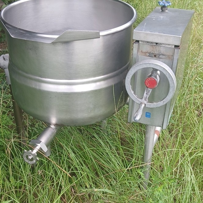 Cleveland VLT-20 20 Gallon Gas Tilting Steam Jacketed Kettle Floor Model