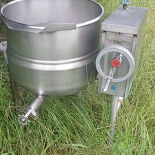 Cleveland VLT-20 20 Gallon Gas Tilting Steam Jacketed Kettle Floor Model