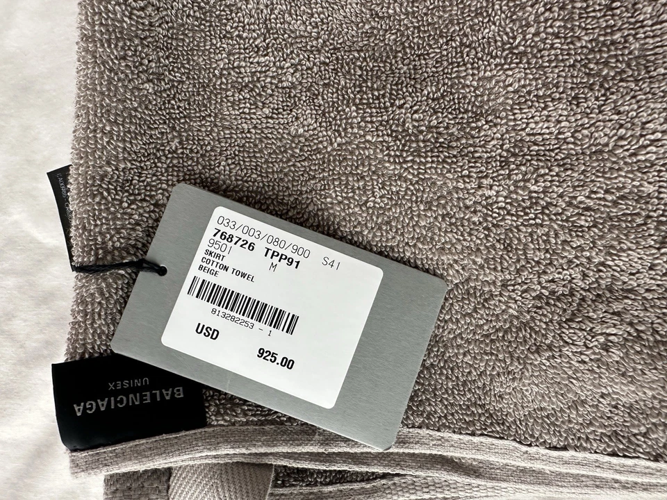 Balenciaga Unisex Bath Towel  - Изображение 2 из 3