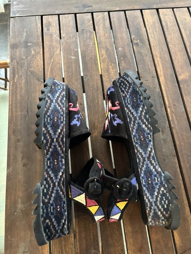 Farm Rio Black Embroidered Closed Toe Platform Sandals Shoes 8 US Made in Brazil - Picture 6 of 11