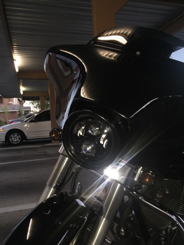 Faro LED Eagle Lights 7" negro generación 2 para Harley Touring y CVO 2014 en adelante - Imagen 2 de 10