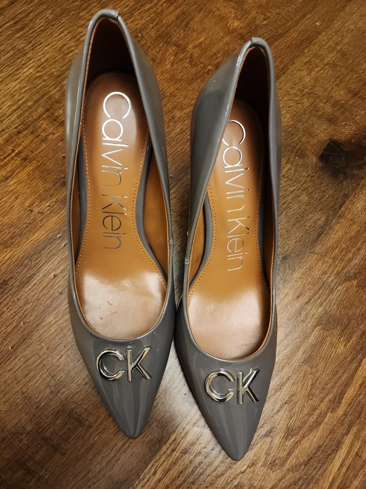 Calvin Klein Greta Pointy Toe Bootie Womens Size 9.5 Gray Heeled Shoe  Clean  - Image 2 of 4