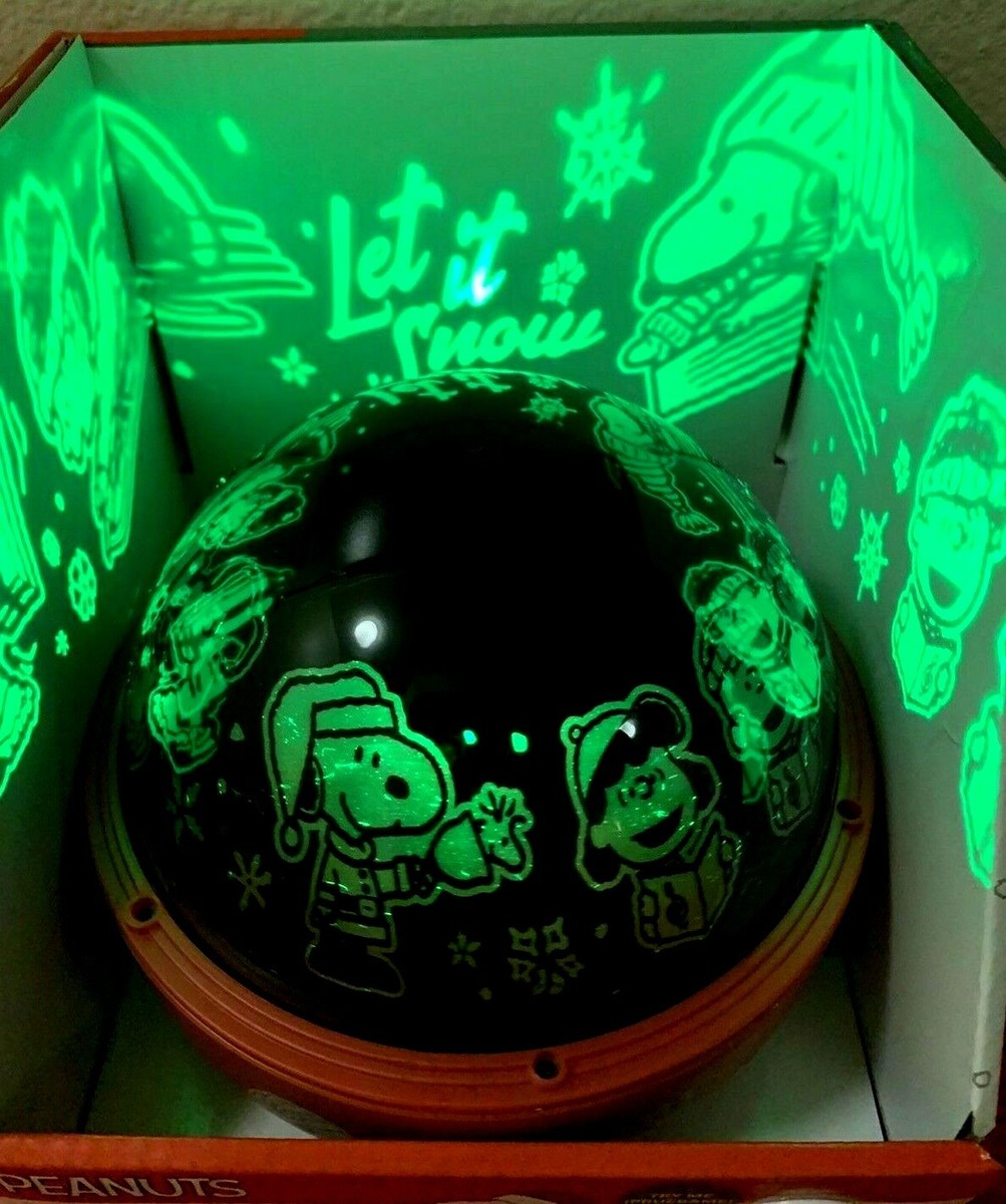 PEANUTS Snoopy LED Rotating Color Changing Shadow Lights 10