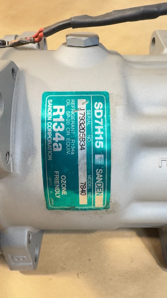 Ferrari 348 355 Mondial T AC Compresor Sanden Foto 3 de 4