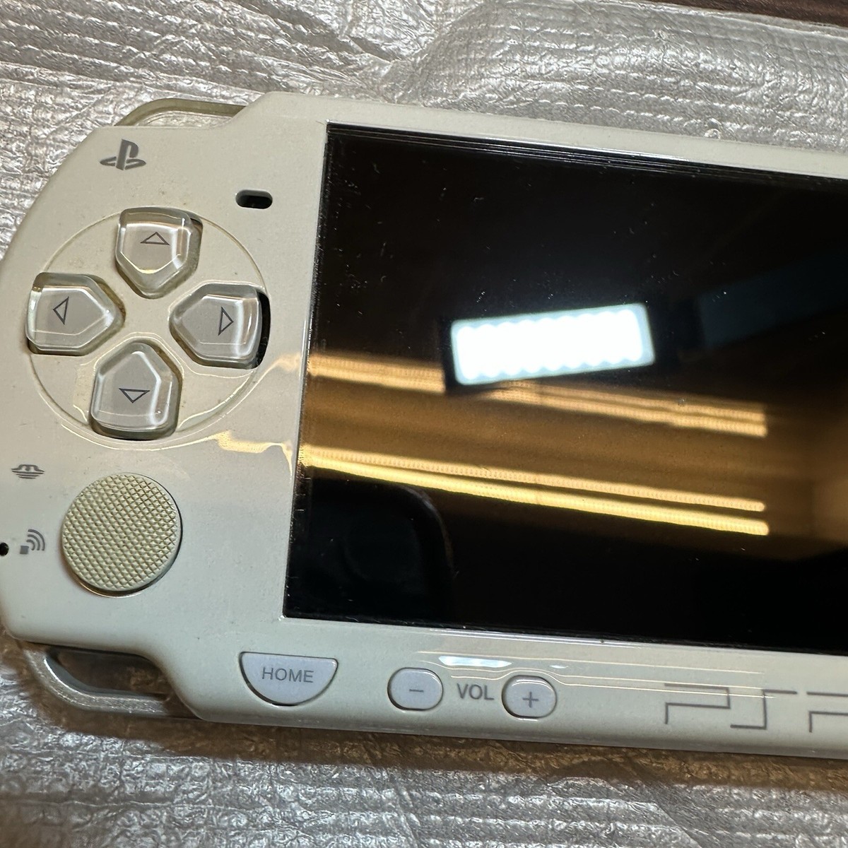 Sony PSP 2000 Launch Edition 64MB Ceramic White Handheld Sony PSP 2000 Launch Edition 64MB Ceramic White Handheld