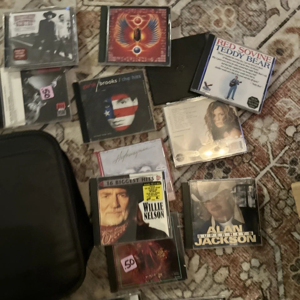 Cartera CD Case Logic KSW-92 Koskin - Sostiene 92 discos - Cuero sintético (negro) y 40 + Foto 3 de 4