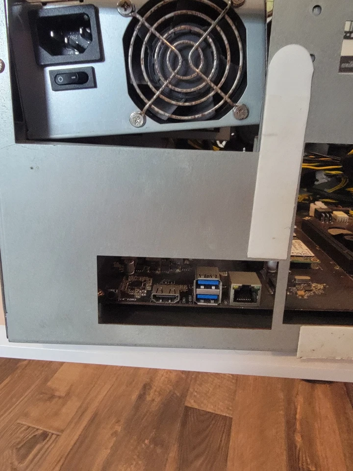 Estuche de plataforma de minería para 8 GPU con placa base Intel CPU 8 GB RAM 64 GB SSD 4 x ventiladores Foto 4 de 4