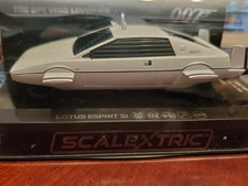 Scalextric James Bond Lotus Esprit S1 DPR W/ Tail Lights 1/32 Slot Car C4359