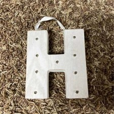 Decorative light-up letter "H"