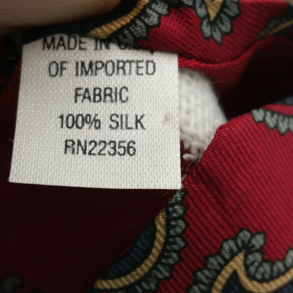 Corbata Adolfo roja estampado cachemir 100 % seda Foto 4 de 4