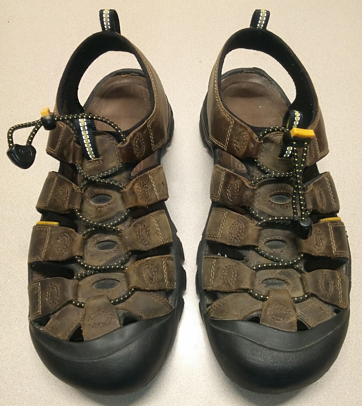 Sandali sportivi Keen impermeabili da uomo in pelle marrone misura 11 5 1001870 Cd v 010316