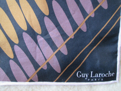 Foulard Guy Laroche 100% Soie - Vintage, Dimensions 64x70 Cm, Beige, Occasion