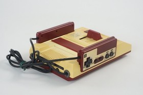 Nintendo Famicom Console -System Only- Tested HVC-001 H6160148