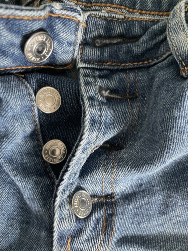 Almost Famous Medium Wash Button Fly Distressed ausgefranster Rand Shorts Gr. 11 - Bild 3 von 7