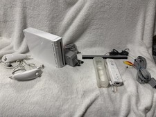 NINTENDO WII WHITE CONSOLE RVL-001 CONTROLLERS / CABLES / SENSOR