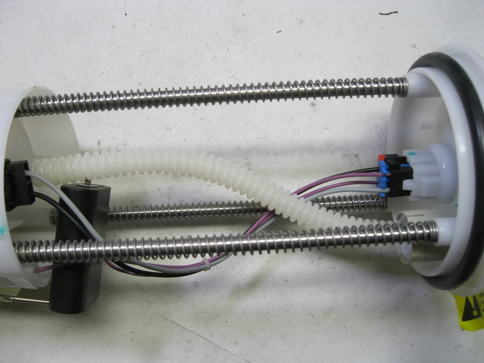 Spectra Premium Industries SP413M - Fuel Pump Module Assembly Foto 3 de 4