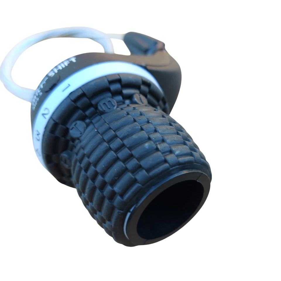MicroSHIFT Twist Grip Gear Shifter - 3x 5/6/7/8 Speed Compatible | Bicycle - Image 4 of 4
