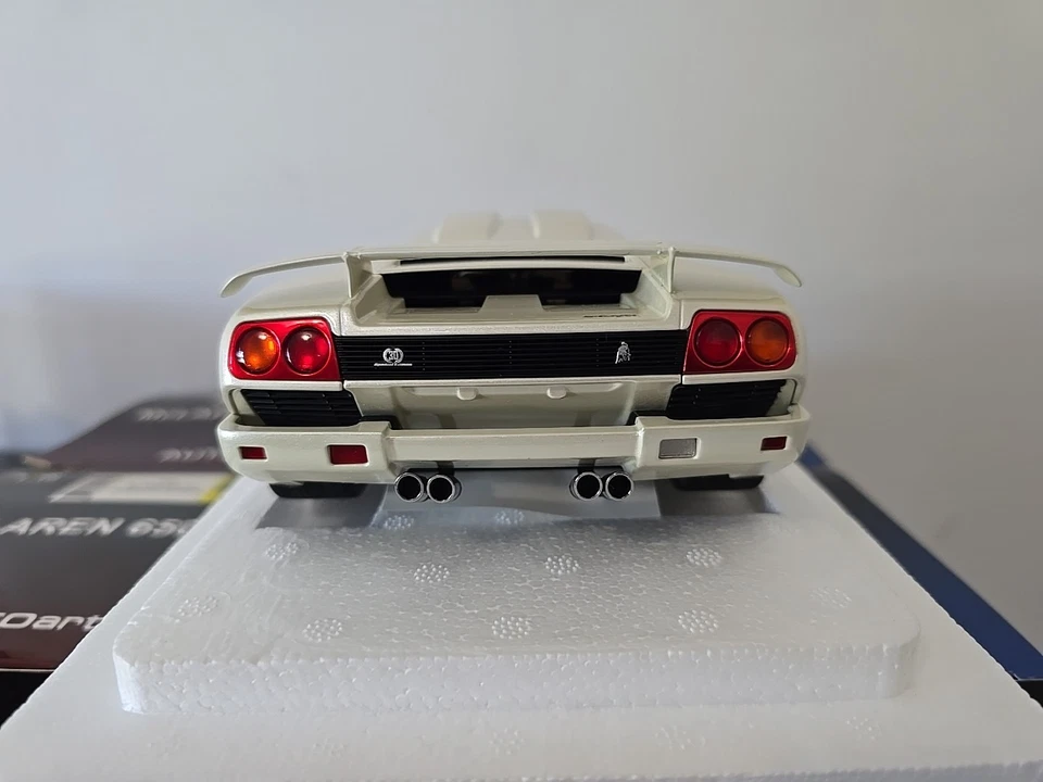 Lamborghini Diablo SE30 JOTA (BLANCO GLOBO) 1/18 AUTOART Foto 3 de 4