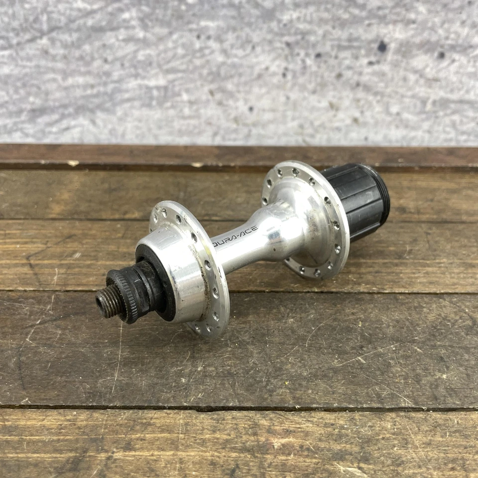 Vintage Shimano Dura-Ace Rear Hub Japan Uniglide 7s 28t Road Bike 7 Speed - Image 4 of 4