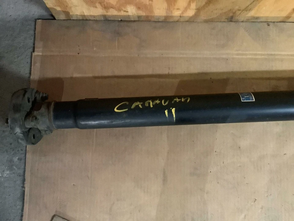 Minivan Dodge Grand Caravan 2011 tracción delantera 3,6 L V6 eje de transmisión hélice Cardan Foto 2 de 4