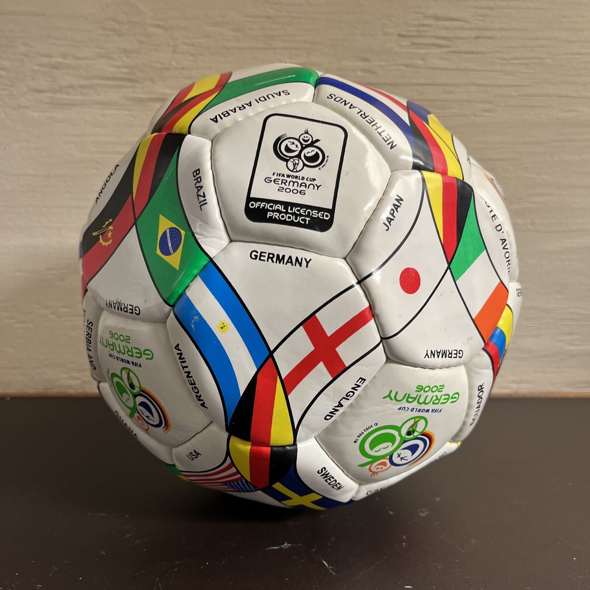 サッカーボール 2006 FIFA World Cup 2006 FIFA World Cup Germany Ball World Flags Officially