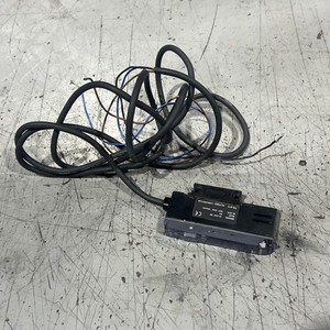 🔥Keyence FS-V11 Fiber Optic Sensor 12/24VDC, Used, Free shipping 🇺🇸