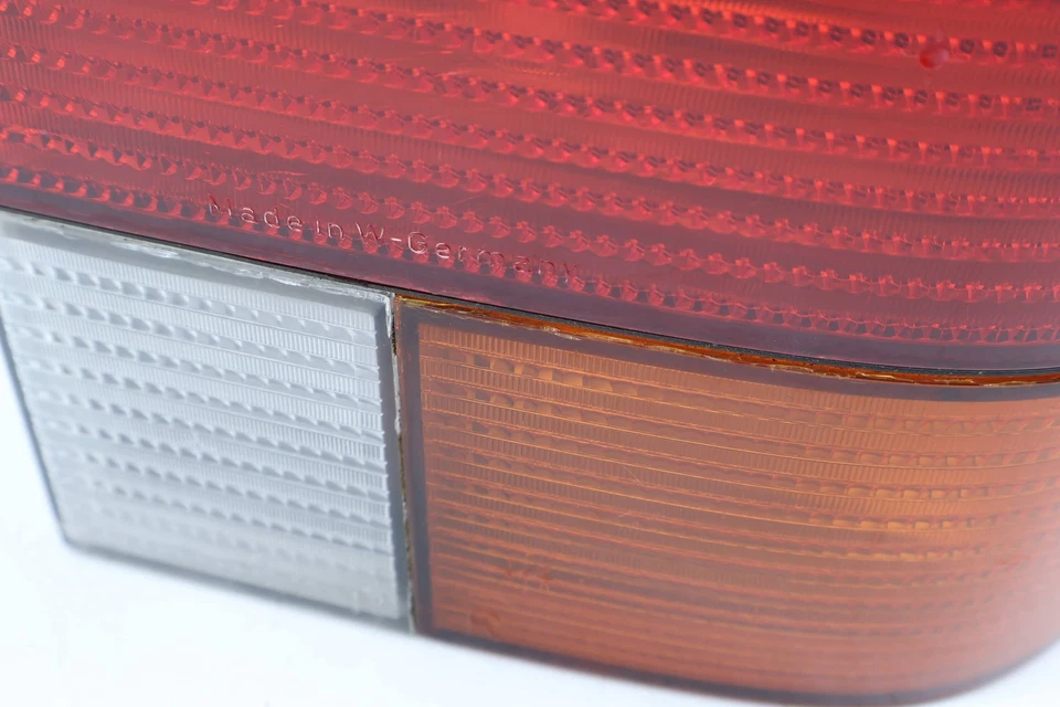 VW EUROVAN 1992-1997 1999-2004 - Luz trasera derecha / LÁMPARA 701945096A Foto 2 de 4