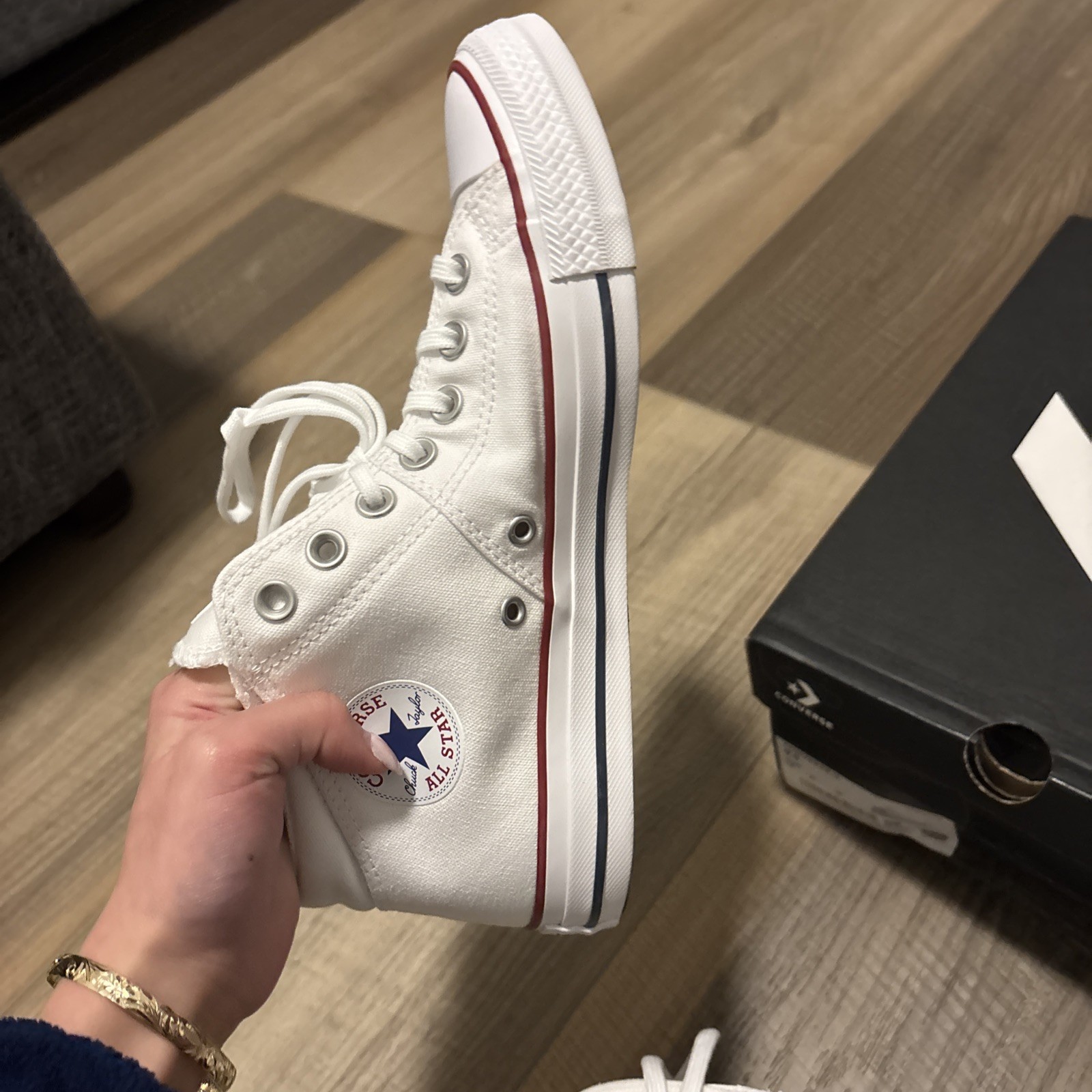 Brand New But Damaged Box Size 9.5 Converse Madison Mid 9.5 Women’s White thumbnail 6
